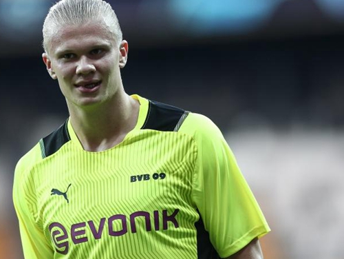 半场战报：瓦伦西亚0-0皇家贝蒂斯，安东尼、阿布德失良机（中场战况：瓦伦西亚与皇家贝蒂斯0-0互交白卷，安东尼与阿布德错失良机）