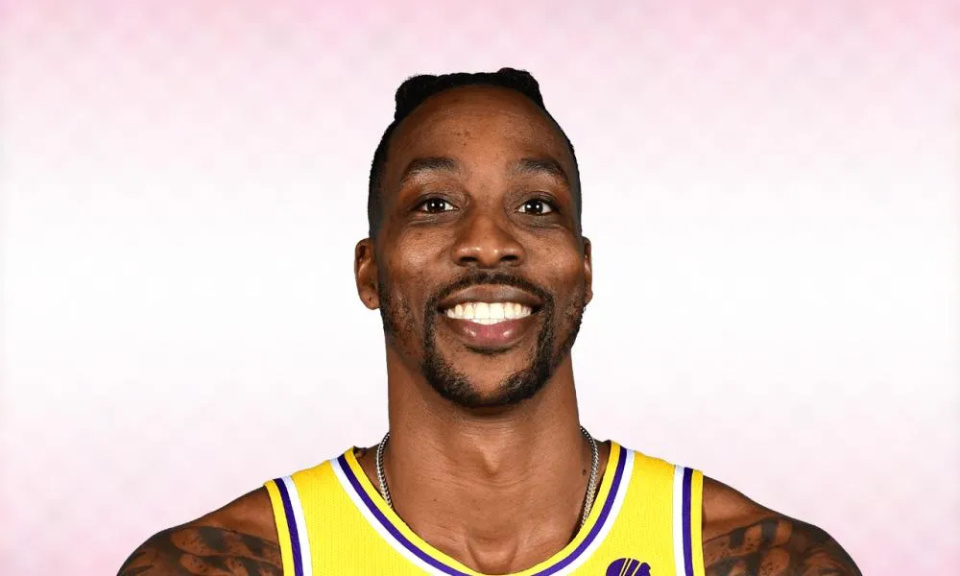 皇马连续三轮平局遇危机！西甲第19轮提前上演，白衣军团能否止住颓势？（皇马三轮不胜警报拉响！西甲第19轮提前开打，银河战舰能否止跌回升？）