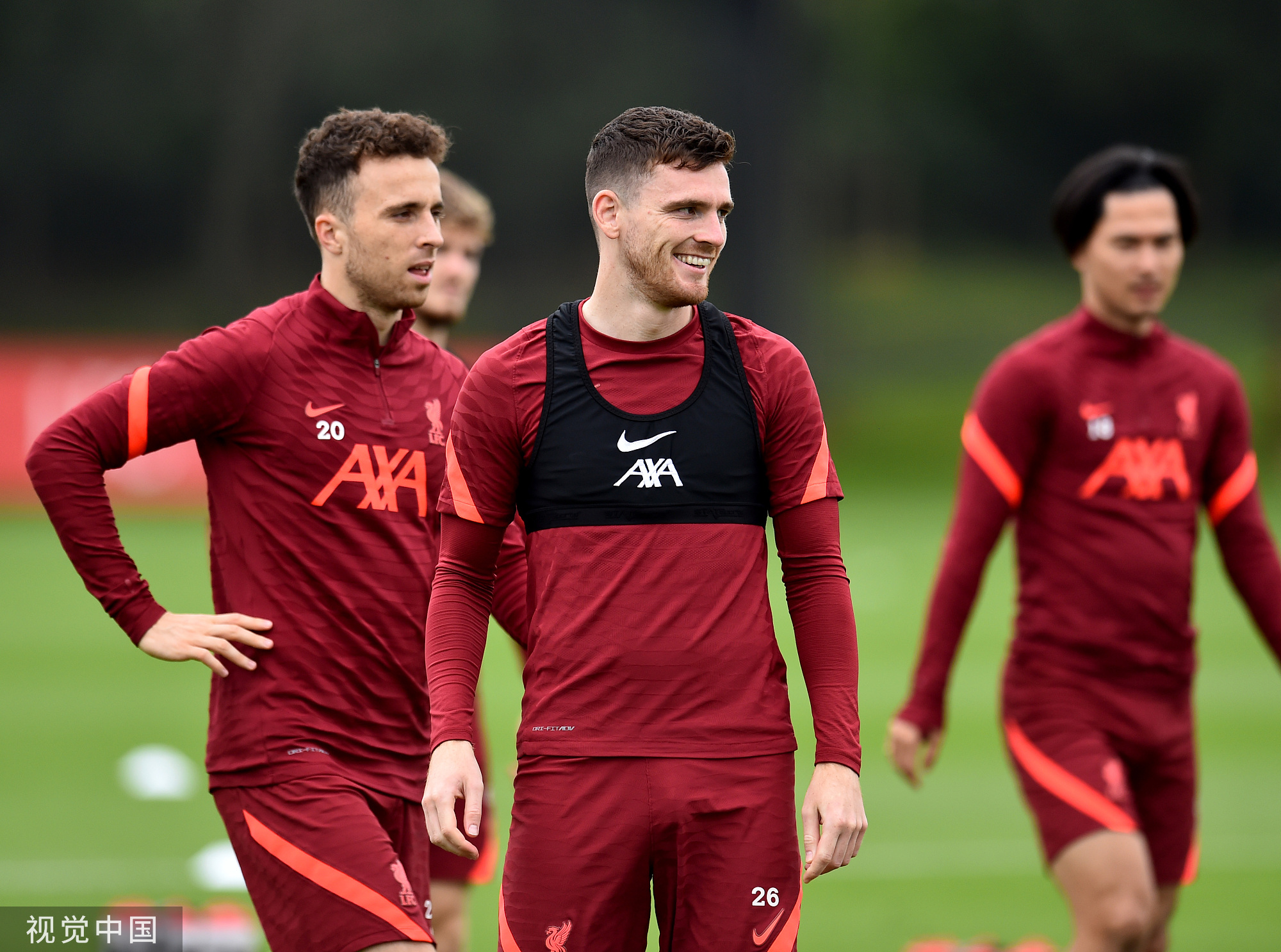 状态低迷！快船半场12次失误&三分16中5（快船半场状态堪忧：12次失误、三分球16投仅5中）