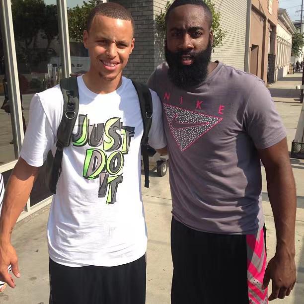 杰伦·约翰逊连续17场至少7+7+7！历史第三长纪录 第1是大O的20场（杰伦·约翰逊连17场至少7分7板7助攻，历史第三长；第一为“大O”20场）