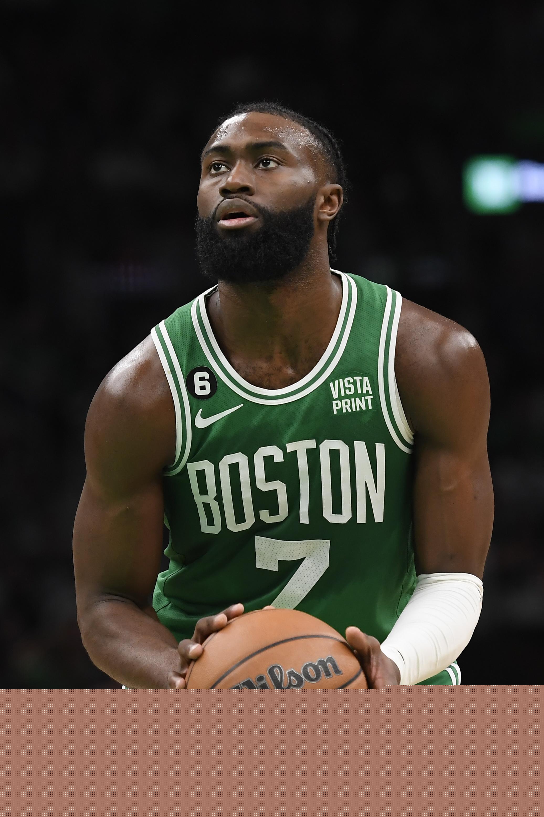 湖人本赛季三节领先进末节16战全胜，近两赛季共62胜4负（湖人本季三节领先后末节16连胜，近两季合计62胜4负）