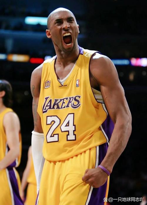 澳超半场：双方均破门乏术，麦克阿瑟FC暂0-0珀斯光荣（澳超半场：麦克阿瑟FC与珀斯光荣互交白卷，比分0-0）