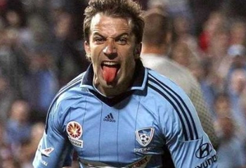 早报：推开门重逢再相拥？（早报：开门相逢，能再拥抱吗？）