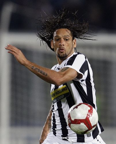 5-1到5-4！12.1亿豪门面对提款机惊险19连胜 神锋英超100球破纪录（从5-1到5-4！12.1亿豪门对阵提款机险保19连胜 神锋英超百球创纪录）