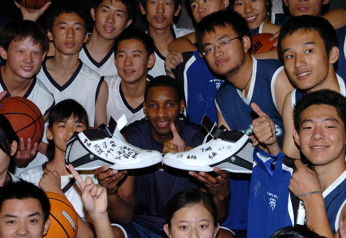 全面即战力！陈林坚10中4&三分6中3拿到12分5板2助1断（攻防兼备！陈林坚10投4中、三分6中3，贡献12分5板2助1断）