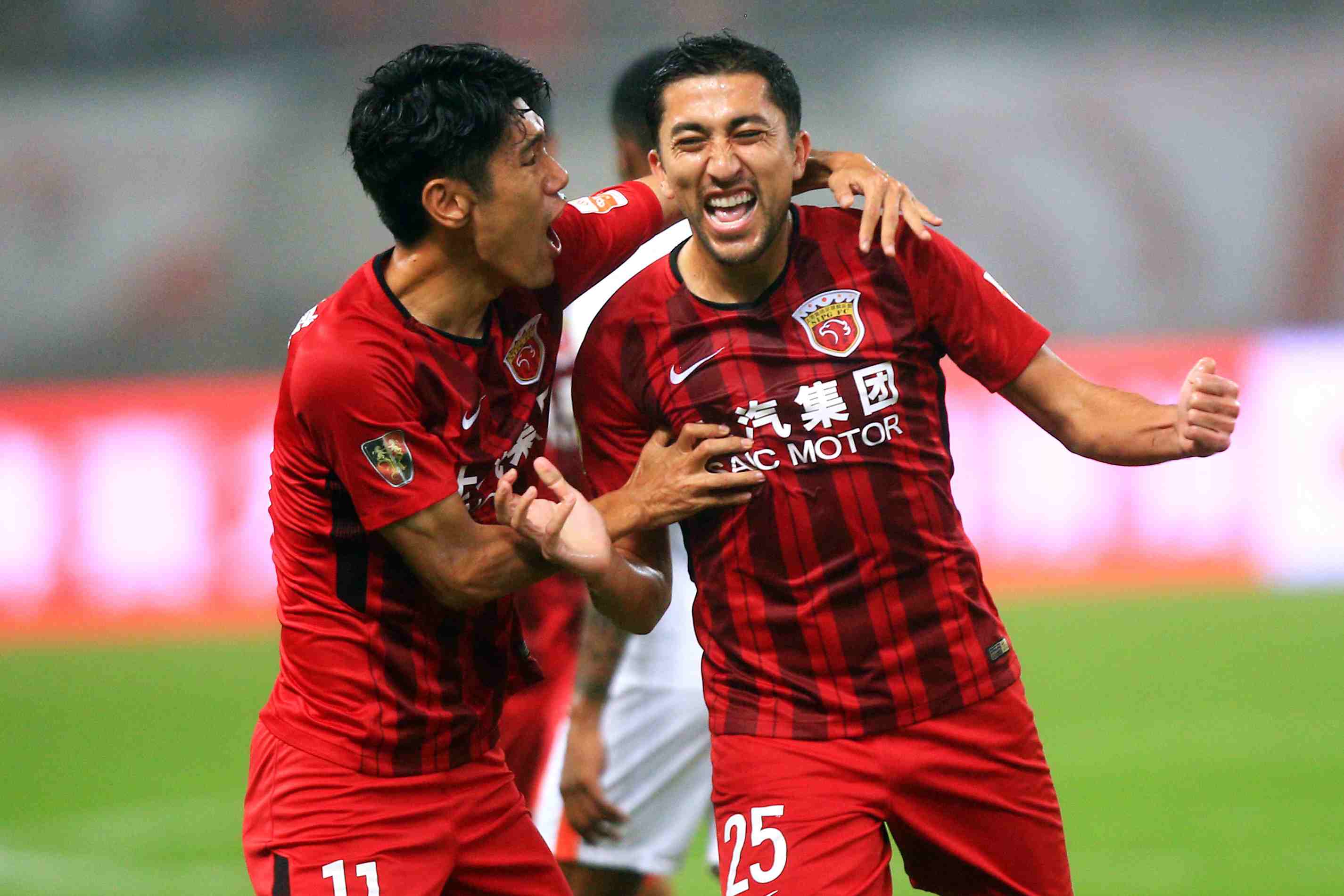 泰州主帅：苏超开赛阶段曾在凌晨接到愤怒球迷打来的质问电话（泰州主帅称苏超开局期间曾在凌晨接到愤怒球迷的质问来电）