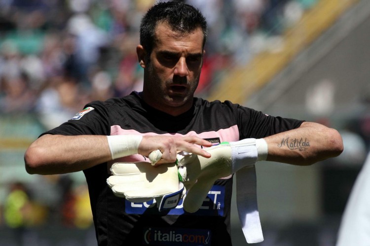 哈达威三分球爆发，爵士防守失守（哈达威外线火力全开，爵士防线崩溃）