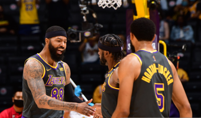 世体：巴萨仍考虑签格里马尔多；坎塞洛、穆尼奥斯也愿意加盟（世体：巴萨仍在追逐格里马尔多，坎塞洛与穆尼奥斯也愿加盟）