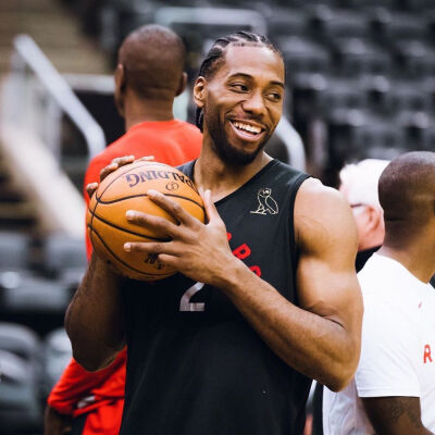 科尔：霍福德首节4记三分打开局面，这才是制胜的关键（科尔：霍福德首节四记三分奠定胜势，制胜关键在此）