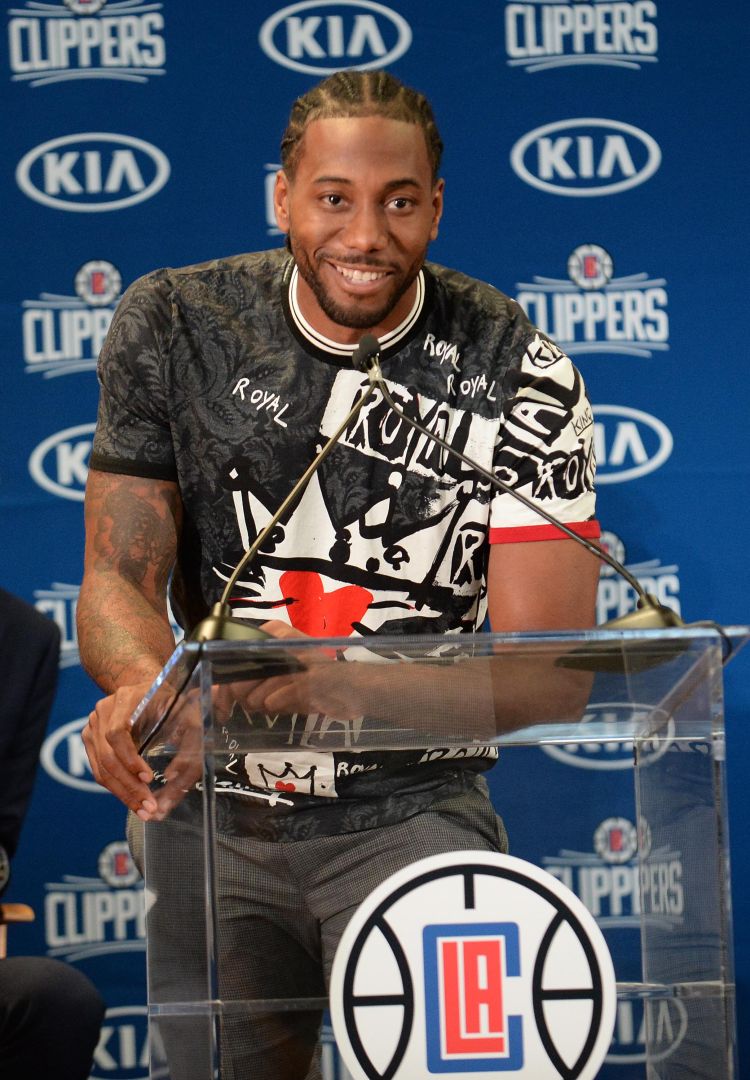 德转列希腊球员历史身价前10：马诺拉斯4500万第1，帕帕上榜（德转公布希腊球员历史身价前十：马诺拉斯4500万领跑，帕帕在列）