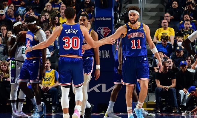 卡什：莱万就该当波兰队长，普罗别日撤他袖标真的很奇怪（卡什：莱万理应担任波兰队长，普罗别日撤下其袖标令人费解）