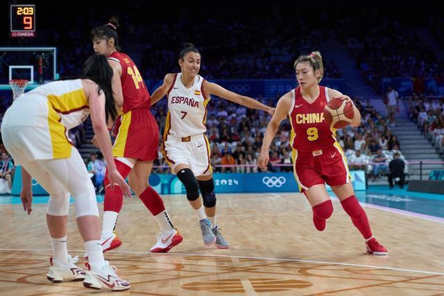 祝贺，苏超MVP范厚泰获2025微博竞燃之夜年度瞩目运动员奖项（恭喜苏超MVP范厚泰荣膺2025微博竞燃之夜年度瞩目运动员）