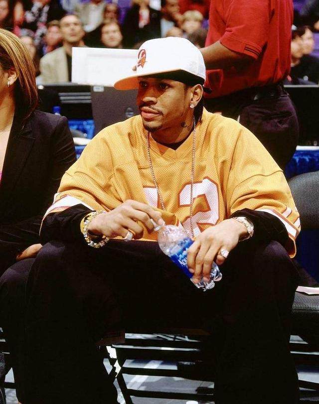 记者：若圣地亚哥不离队，米兰冬窗不能引进新前锋（记者：圣地亚哥若留队，米兰冬窗无法引进新前锋）