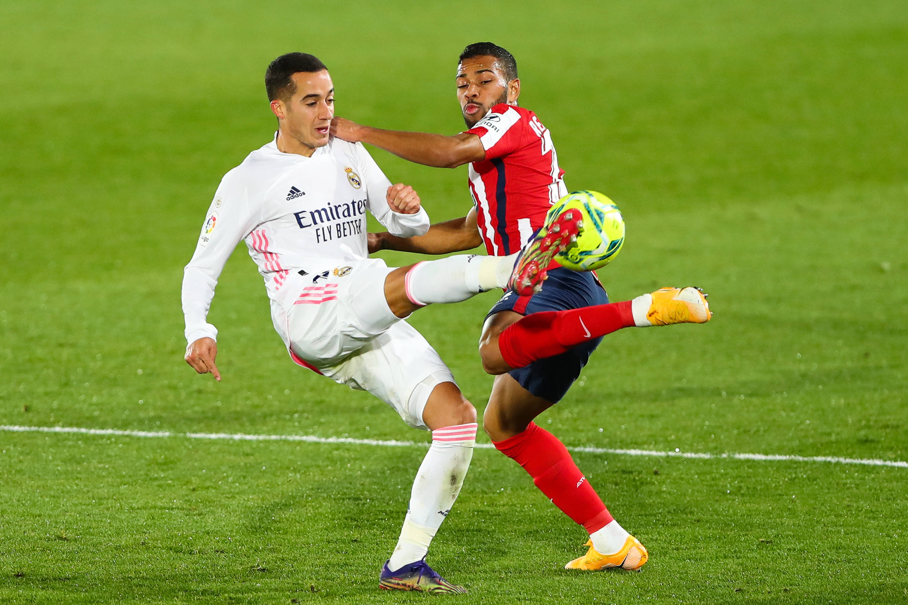 骑士伤病报告：米切尔因生病将缺席今天对阵公牛的比赛（骑士今日战公牛，米切尔因病缺阵）