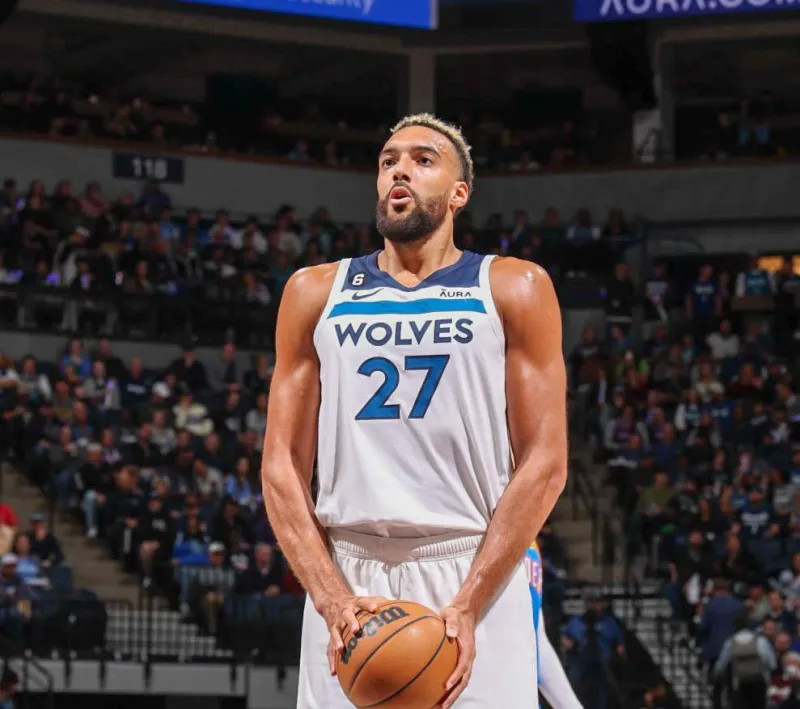 马卡：佩德里没有受伤，如无意外下轮可出战贝蒂斯（马卡：佩德里无伤在身，若无变故下轮有望出战贝蒂斯）