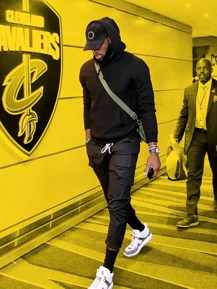 罗尼令人惊讶，费兰大胜，但佩德里是王者（罗尼爆冷，费兰大捷，佩德里称王）