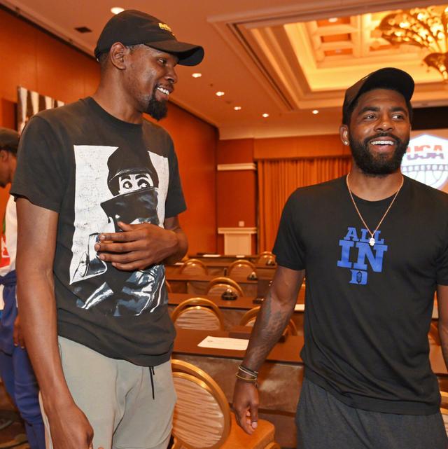 图片报：穆西亚拉今天进行了单独训练，可能下周参与球队合练（图片报称穆西亚拉今日单练，或下周参与全队合练）